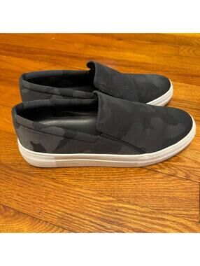 Vince Camuto Camouflage Slip-On Shoes Size 9
